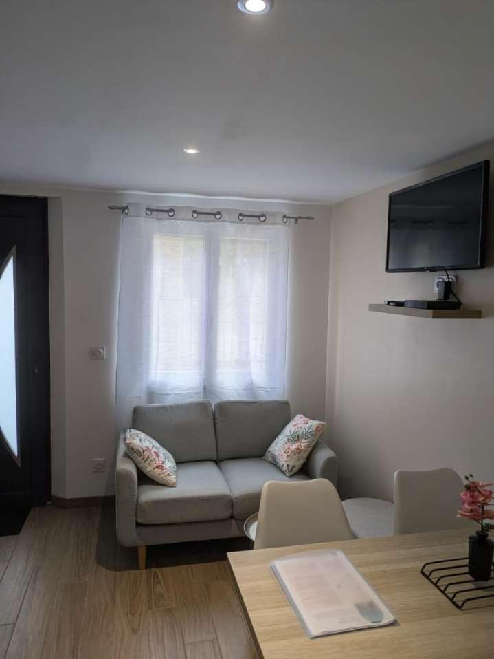 Le Petit Cocon Apartamento Pont-Évêque Exterior foto